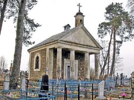 Дятлово, кладбище христианское:  часовня-усыпальница