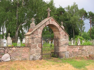 Германишки, кладбище христианское: брама