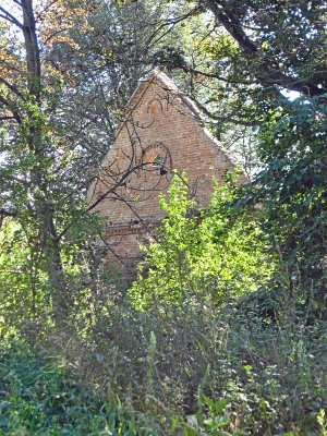 Гриневичи, костел: дом священника (руины)