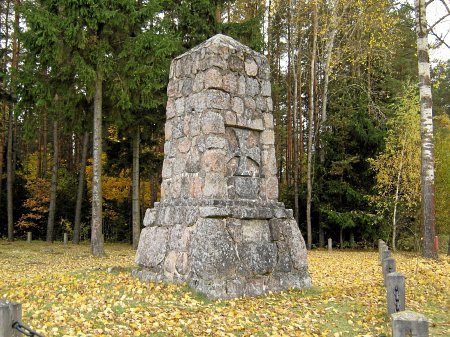 Каракуличи, кладбище солдат 1-й мировой войны: памятник немецким солдатам