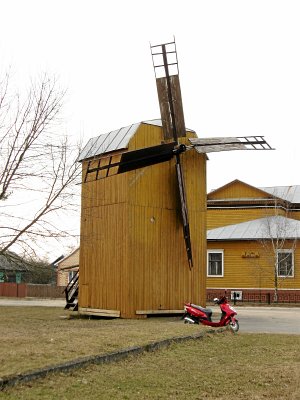 Мотоль, музей: ветряная мельница (дерев.)
