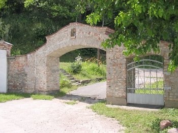 Мозырь, монастырь цистерцианок: ограда и брама