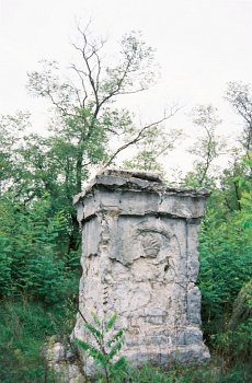 Невель, кладбище солдат 1-й мировой войны:  памятник русским и немецким солдатам