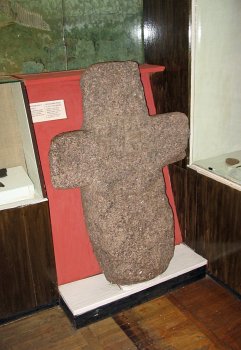Полоцк, кирха:  каменный крест