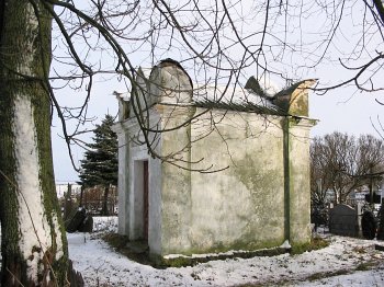 Своятичи, кладбище:  часовня-усыпальница