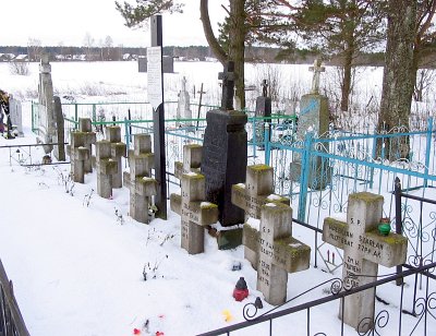 Викшняны, могилы солдат Армии Крайовой